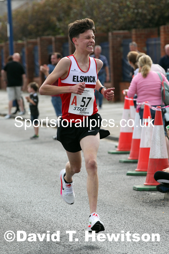 Boys under-15s 2021 Northern 6 and 4 Stage and Young Athletes Road Relays, Redcar. Photo: David T. Hewitson/Sports for All Pics